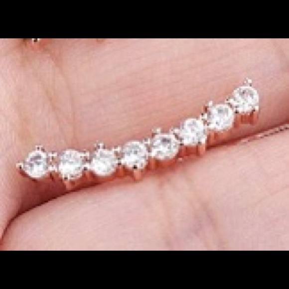 🌹Beautiful 🌹Crystal Climber Earrings 
NWT🏷 - Picture 7 of 12